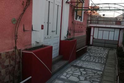 Casă cu 4 camere în Central - 8