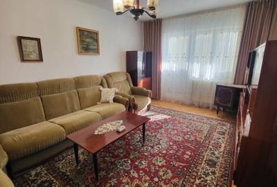 Apartament cu 3 camere decomandat, mobilat în Ștrand