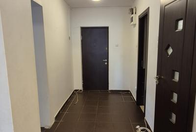 Apartament cu 3 camere decomandat în 1 Mai - 22