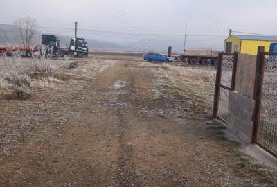Teren de 1600 mp, în Central - 10