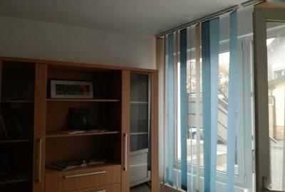 Spațiu comercial, de 21 mp, în Central - 3