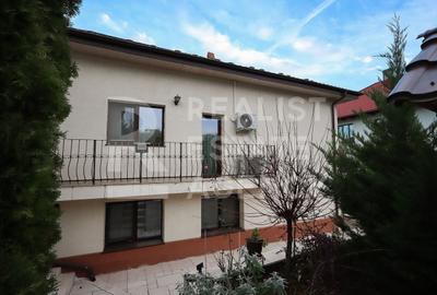 Casă cu 9 camere cu Canalizare în Bucium - 4