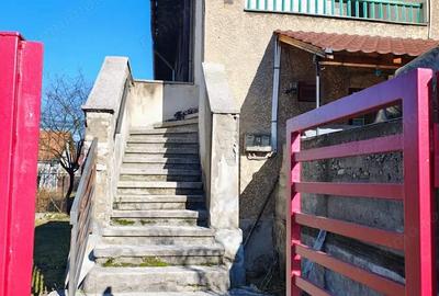 Casă cu 2 camere cu Teren 230 Mp în Petros - 1