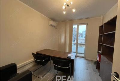 Spațiu comercial, în P-ța Victoriei - 14