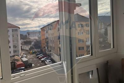 Apartament cu 2 camere semidecomandat, mobilat în Central - 3