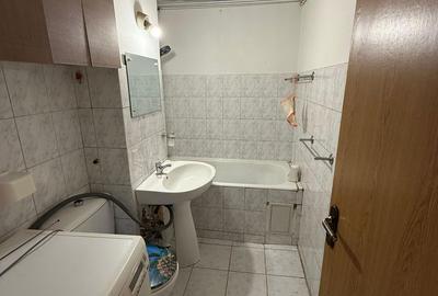 Garsonieră decomandată în Confecții