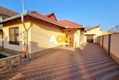 Casă 4 camere, renovată, mobilată, utilată, 410 mp teren, zona Centru - 1