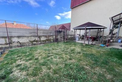 Casă cu 7 camere cu Teren 430 Mp în Gruia - 2