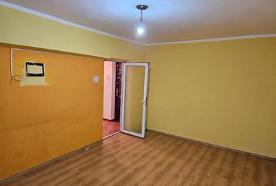 Apartament cu 4 camere in Micro 18 - 1