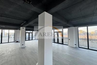 Spațiu comercial, de 360 mp, în Central - 13