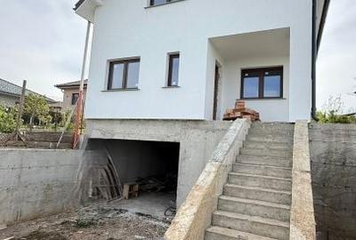 Casă cu 4 camere cu Teren 490 Mp în Jucu - 10