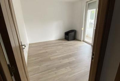 Apartament cu 3 camere semidecomandat în Central - 2