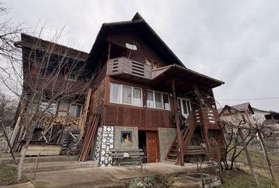Casă cu 3 camere în Cerașu