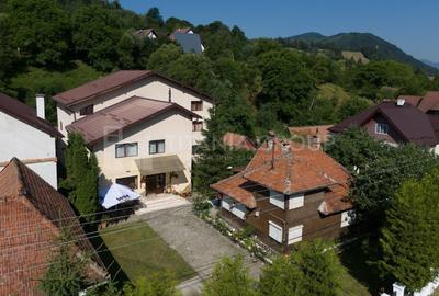 Casă individuală cu 11 camere cu Canalizare în Bran - 1