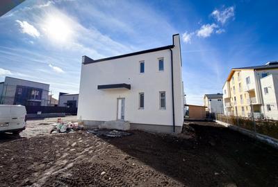 Casă individuală cu 4 camere cu Canalizare în Sânpetru - 8