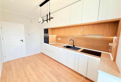 Penthouse cu 3 camere decomandat în Vasile Aaron - 2