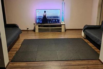Apartament cu 3 camere semidecomandat, mobilat în Podul de Piatră - 2