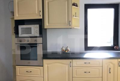 Casă cu 8 camere cu Teren 1038 Mp în Central