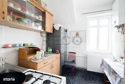 Apartament cu 3 camere decomandat în Santăul Mic - 2
