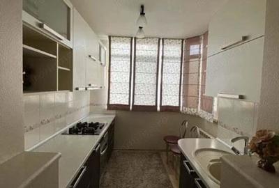 Inchiriere apartament 3 camere Eroii Revolutiei - 2