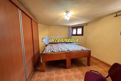 Casă cu 10 camere cu Teren 300 Mp în Cetate - 2