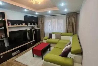 Apartament cu trei camere, zona Bradet - 1