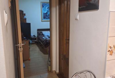 Apartament cu 2 camere decomandat în Broșteni