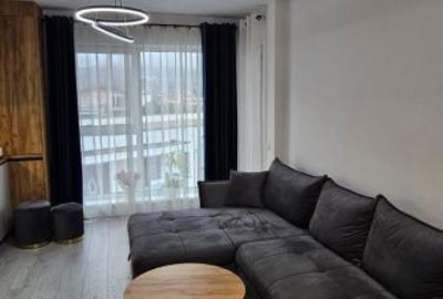 Apartament cu 3 camere în Central - 1