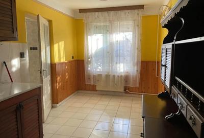 Casă cu 3 camere în Central