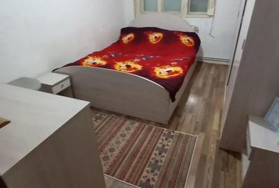 Proprietar inchiriez casa 2 cam, zona Lunei - 1