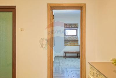 Apartament cu 3 camere decomandat, mobilat în Dârste - 16