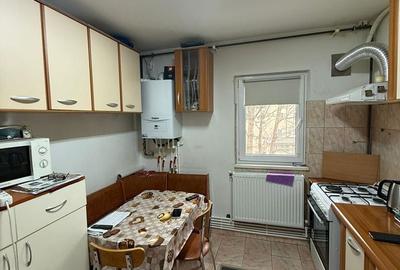 Apartament cu 4 camere decomandat în Poarta 6 - 9