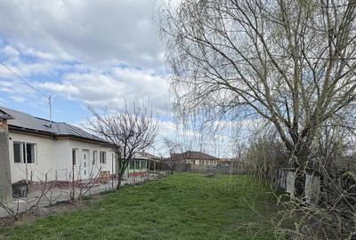 Casă cu 2 camere cu Teren 900 Mp în Vădeni - 1