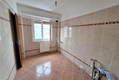 Apartament 4 camere decomandat Milcov-Bacau - 9