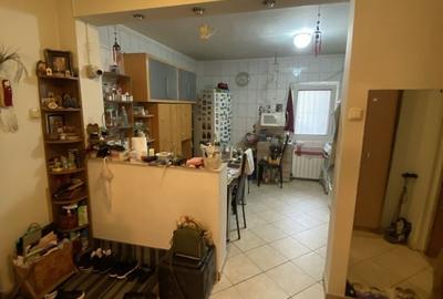 Apartament cu 4 camere decomandat în Tei - 5