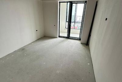 Apartament cu 3 camere în - 5