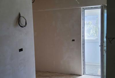 Apartament cu 3 camere decomandat în Est - 2