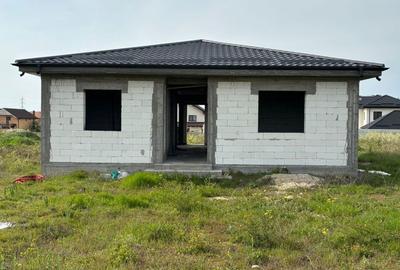 Casă cu 4 camere în Plaiul Vulcanești - 2