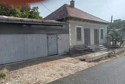 Casă cu 6 camere în Giubega