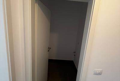 Apartament cu 2 camere decomandat, mobilat în Tractorul - 3