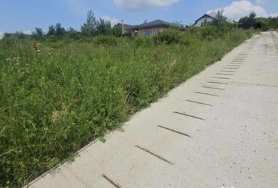 Teren de 1170 mp, în Bucium