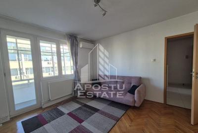 Apartament cu 2 camere semidecomandat, mobilat în Central