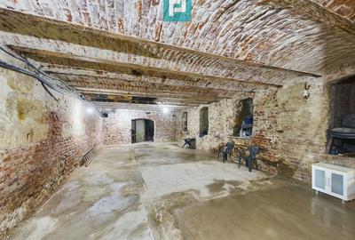 Spațiu comercial, de 300 mp, în Ultracentral - 8