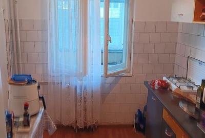 Apartament cu 3 camere semidecomandat în Central - 2