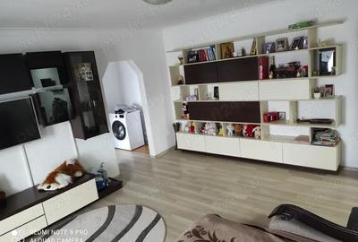 Apartament cu 3 camere în Micro 16 - 4