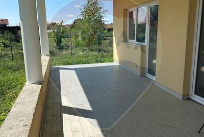 Casă cu 4 camere cu Teren 715 Mp în Central - 2