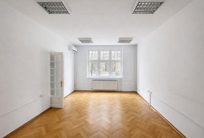 Casă cu 20 camere cu Canalizare în Aviatorilor - 3