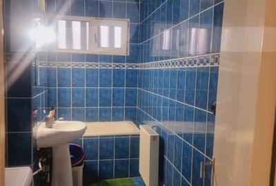 Apartament cu 3 camere semidecomandat în Central - 1