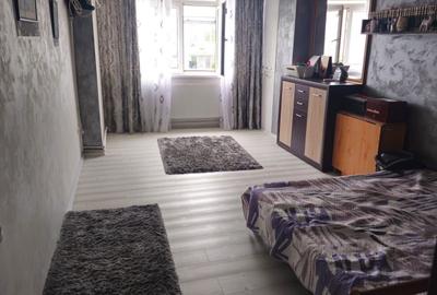 Apartament cu 2 camere în Micro 17