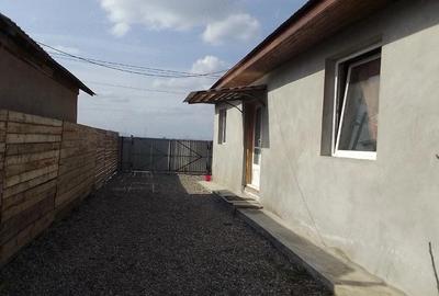 Casă cu Teren 230 Mp în Zănești - 1